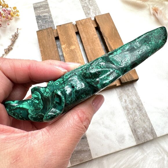 Gorgeous Malachite Alligator/Crocodile Carving - Picture 7 of 10